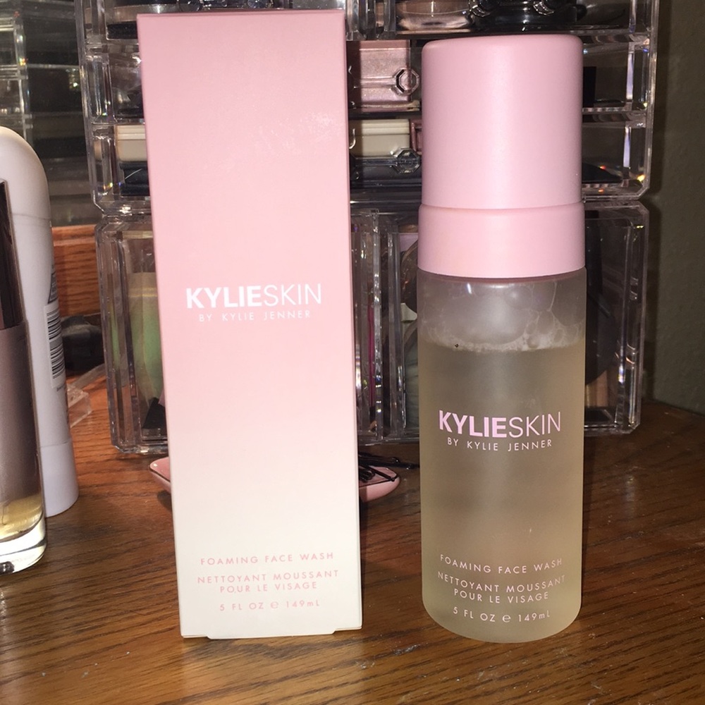 Kylie Skin Foaming Face Wash